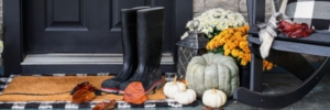 Autumn cottage home decor is important to have on the front porch as well.
