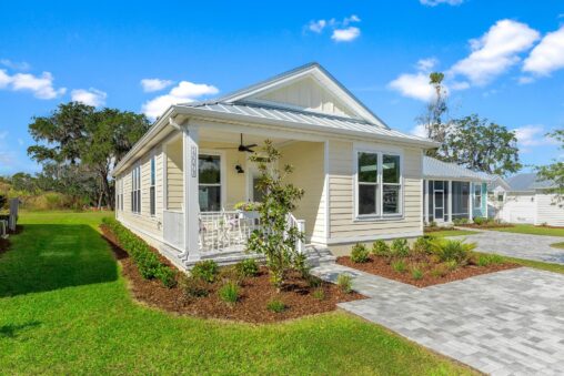 cottage home for sale oxford fl