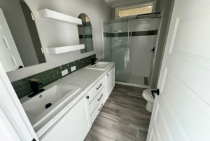 bathroom with walk in shower