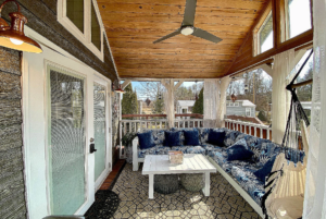 Covered porch with ceilling fan