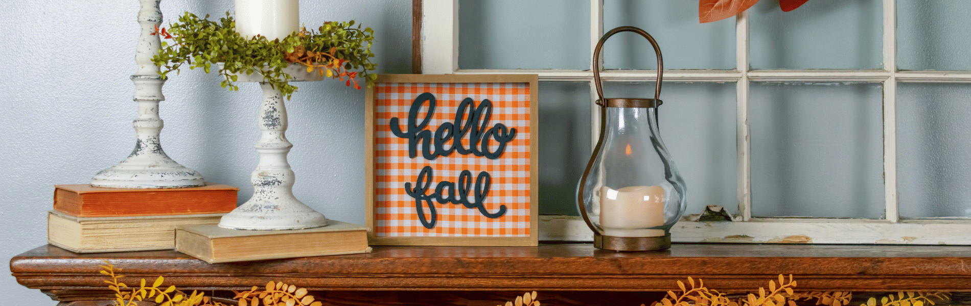 Looking for cottage home decor ideas for fall? We've got you covered!